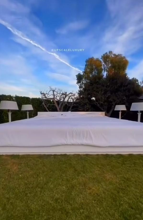 Diddy i jego 15-metrowe łóżko hitem internetu!