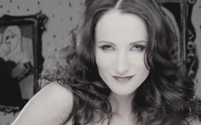 Utwierdź mnie – nowy teledysk Justyny Steczkowskiej [VIDEO]