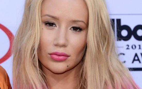 Iggy Azalea zoperowała nos i podbródek