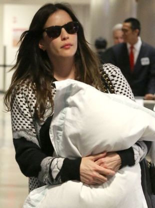 315-liv-tyler-R1