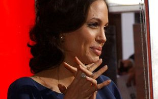 Angelina Jolie chce nauczyć dzieci strzelać!