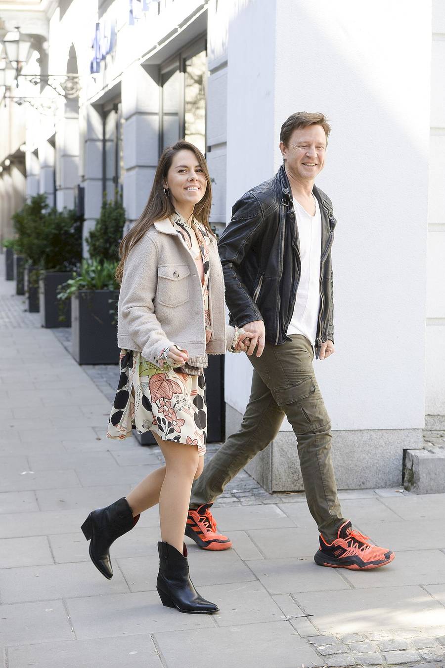 Gwiazdy DD TVN: Wojciech Błach z piękną żoną i Majka Jeżowska w modnych butach (ZDJĘCIA)