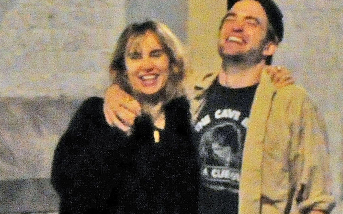 Mamy zdjęcia Roberta Pattinsona CAŁUJĄCEGO się z Suki Waterhouse