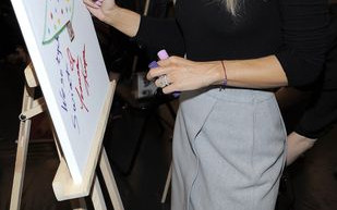 Joanna Krupa bez biustonosza na imprezie charytatywnej? FOTO