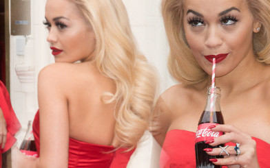 Seksowna Rita Ora reklamuje bar Coca Coli (FOTO)