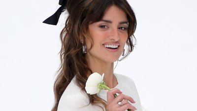44-letnia Penelope Cruz na wybiegu Chanel – co za FIGURA!