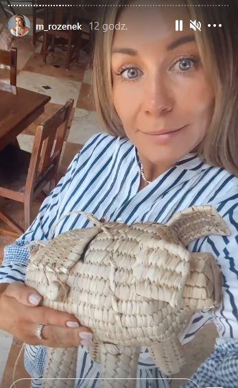 Małgorzata Rozenek z torebką-świnką