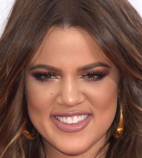 13 zdjęć, które ukazują, jak naprawdę wygląda twarz Khloe Kardashian