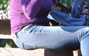 Brigitte Nielsen lubi się napić w plenerze (FOTO)