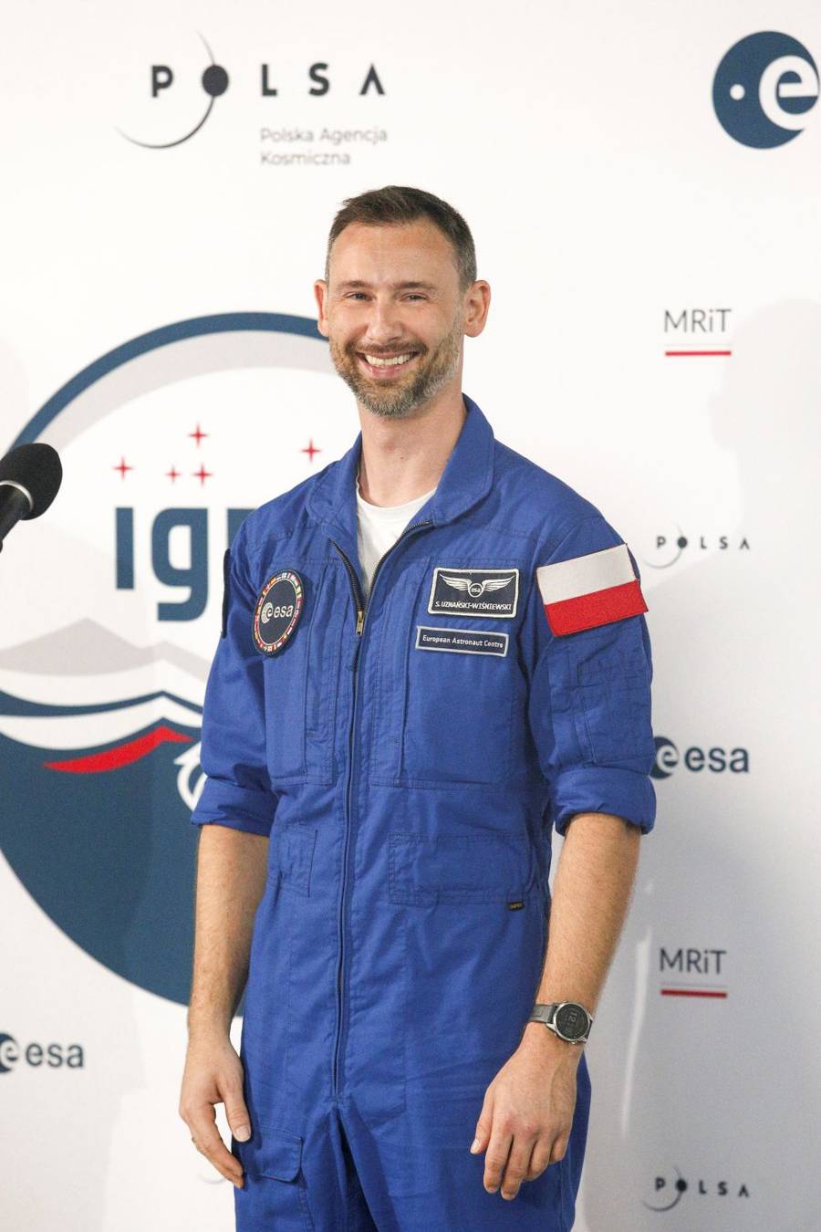 Sławosz Uznański-Wiśniewski wrócił do Polski! Tak został przywitany przez żonę i rodaków…(FOTO)