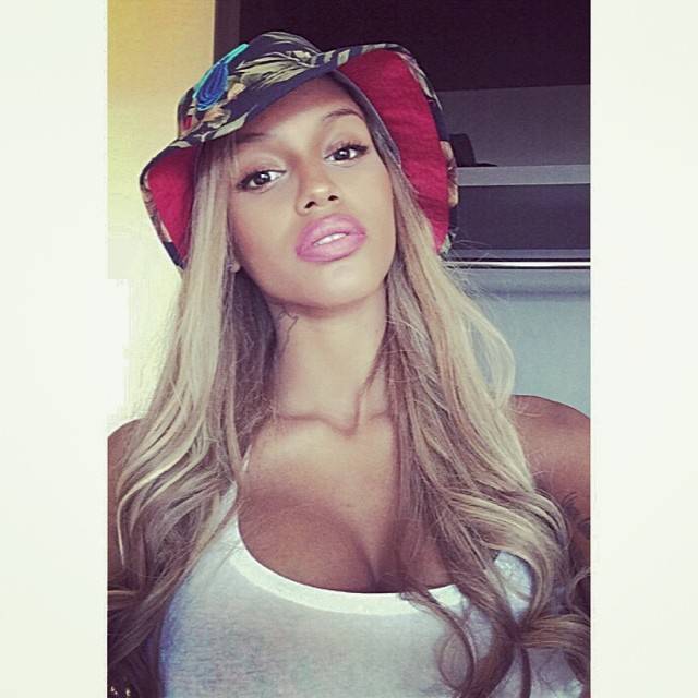 Fanny Neguesha – śliczna narzeczona Mario Balotelli