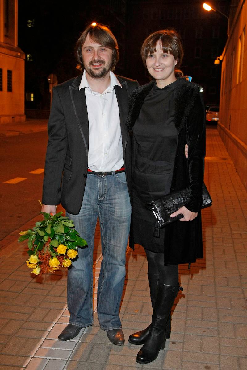 Na pierwszym ślubie płakała. Dziś Izabela Kuna tworzy „rzymskie małżeństwo” i zdradza sekret wieloletniego związku