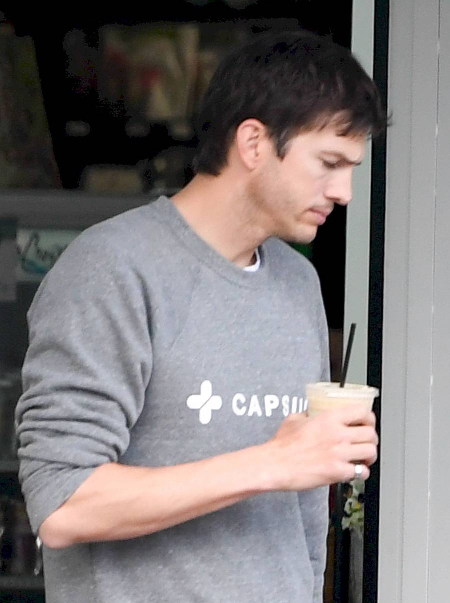 Mila Kunis i Ashton Kutcher na kawie z dziećmi