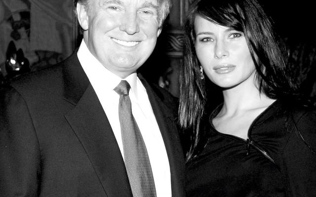 Eksperci przeanalizowali stare zdjęcia Melani i Donalda. Co odkryli?