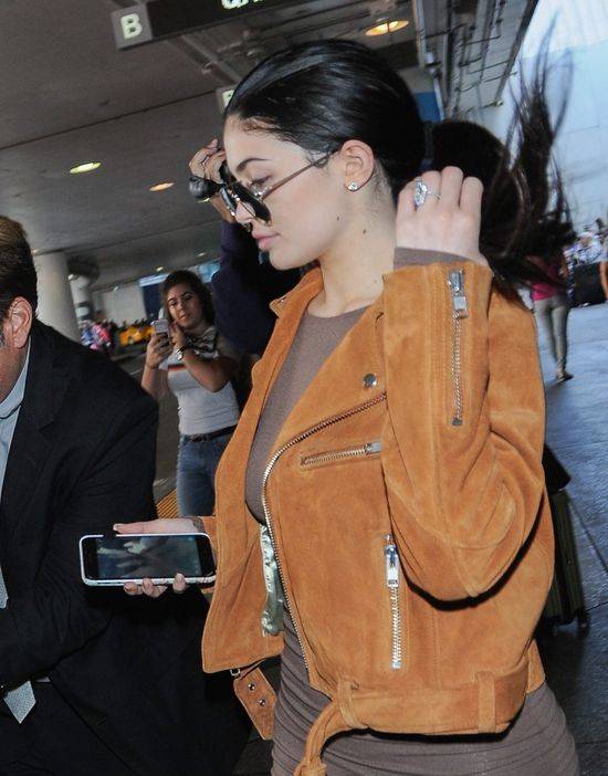 Kosmetyczne imperium Kylie Jenner zbudowane jest na KŁAMSTWIE. Jakim?