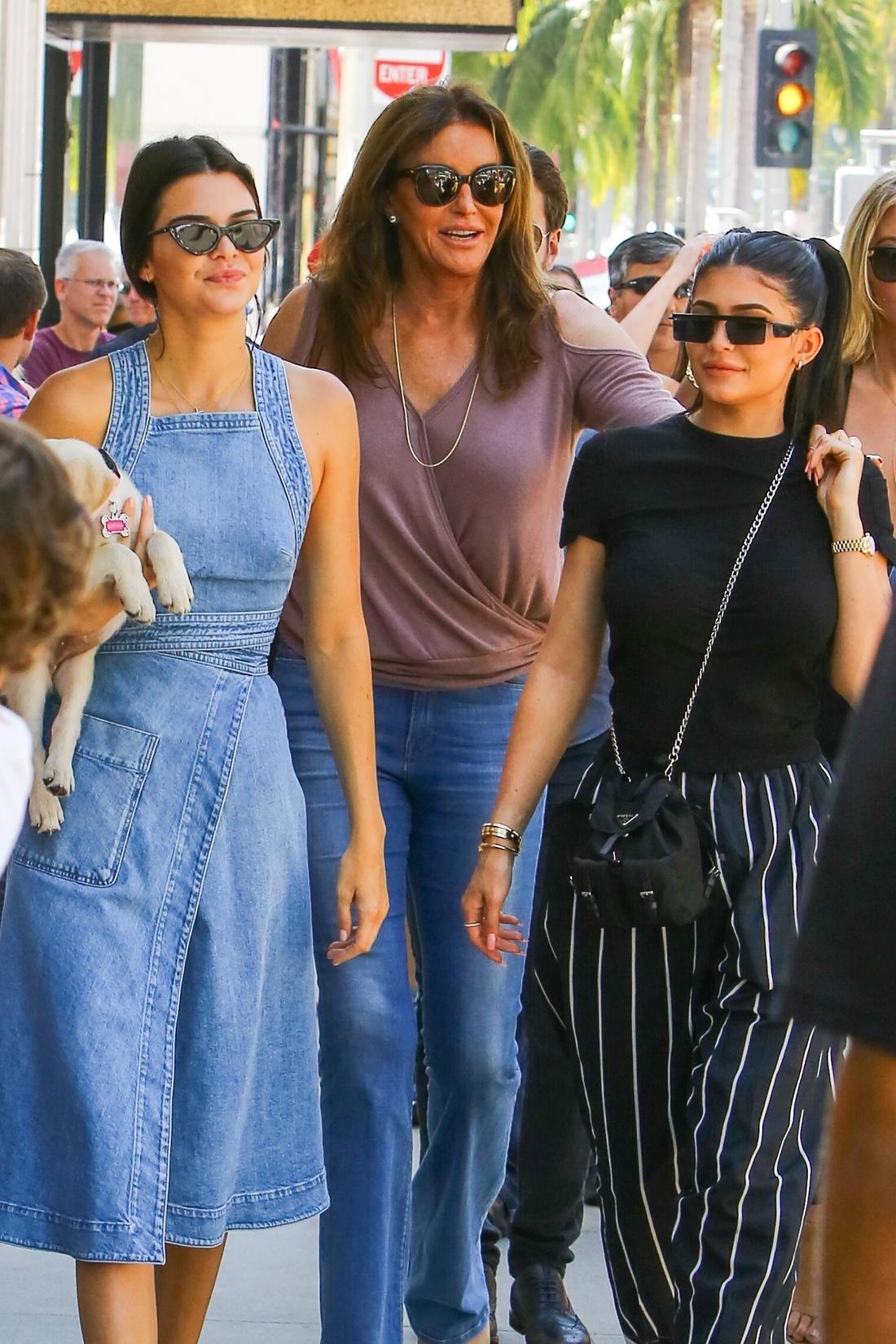 Caitlyn Jenner z córkami: Kendall i Kylie. 