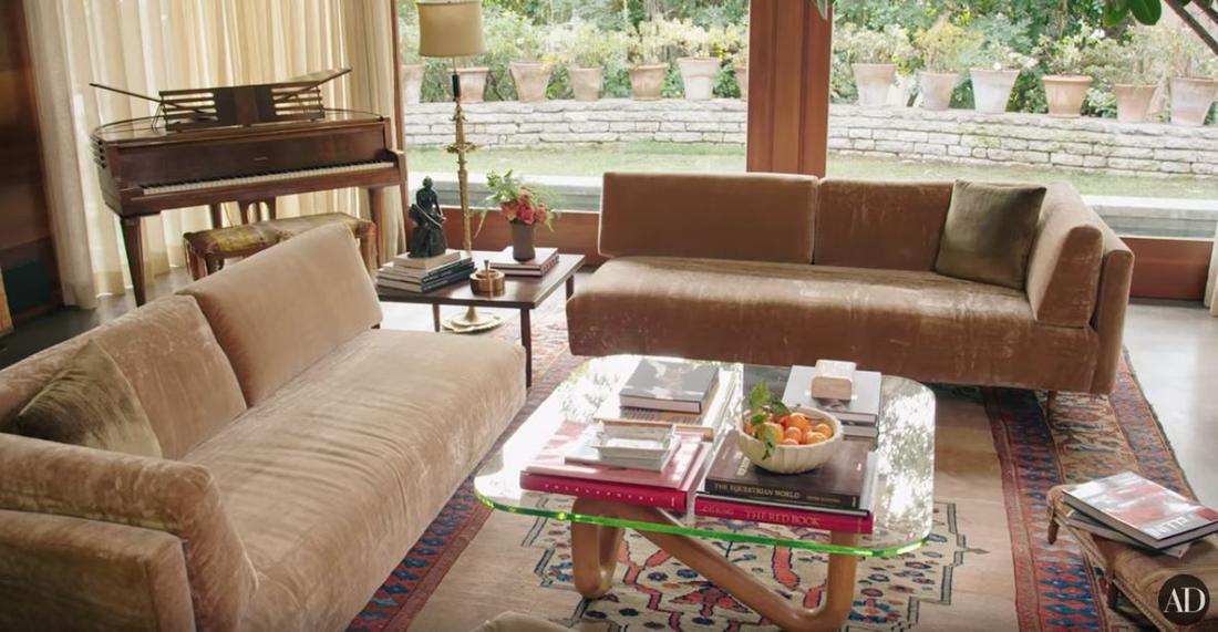 Dom Dakoty Johnson - spojrzenie na jej salon. 