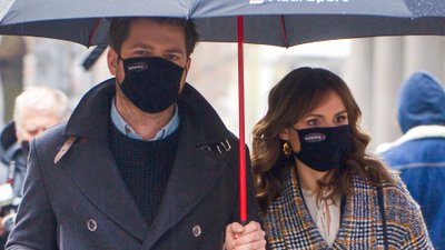 Marta Żmuda-Trzebiatowska wychodzi z mężem z DDTVN. Jaka elegancka para!