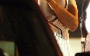 Angelina Jolie sama w Los Angeles