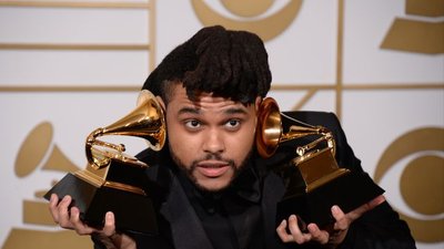 The Weekend zdradzał Bellę Hadid z Seleną Gomez?!