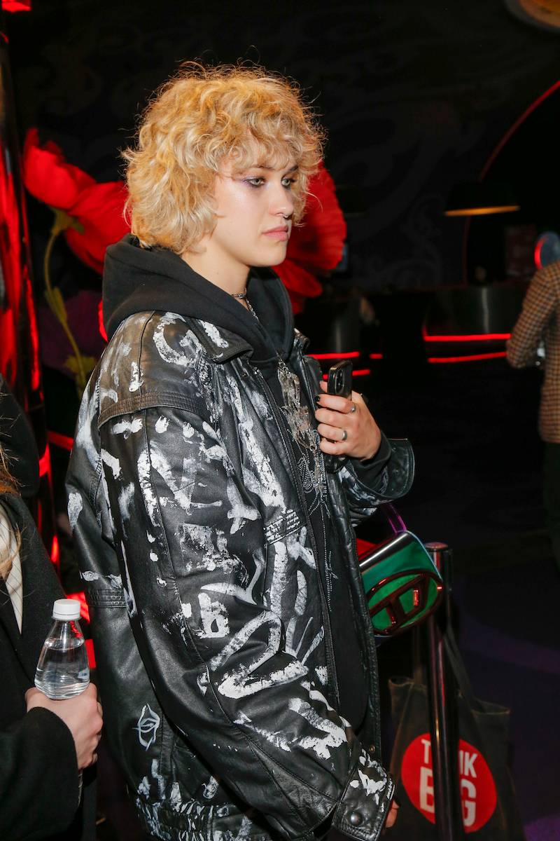 Premiera filmu “Czerwone maki”: Niezadowolona Helena Englert, Boczarska i Banasiuk, Maria Dębska…