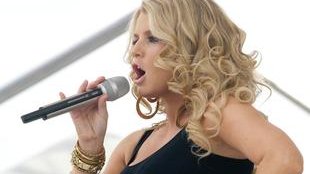 Jessica Simpson opala się w Meksyku