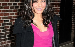 Vanessa Hudgens i Teresa Palmer w różach (FOTO)