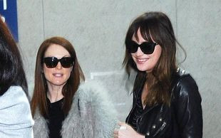 Kiedy Dakota Johnson zrzuci romantyczną sukienkę… (FOTO)