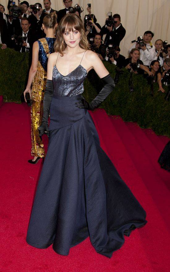 Dakota Johnson na czerwonych dywanach