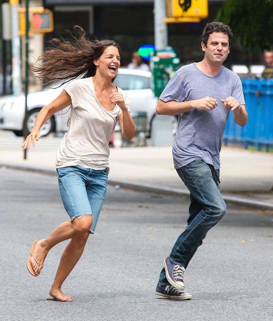 Katie Holmes na planie Mania Days