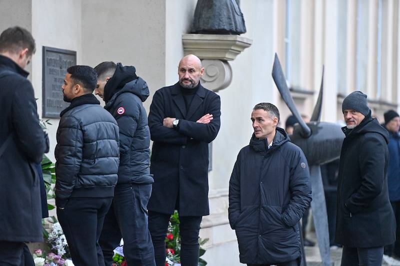 Pogrzeb Lucjana Brychczego. Tłumy piłkarzy i kibiców przyszły pożegnać legendę Legii Warszawa