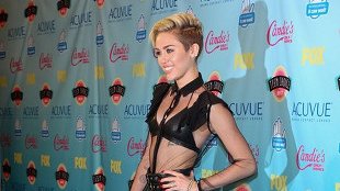 Miley Cyrus w dowcipnej i seksownej sesji