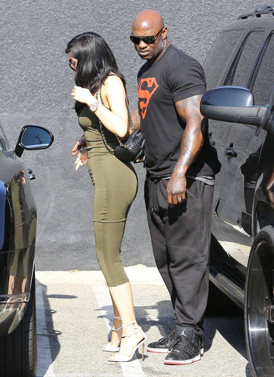 Jak Kylie Jenner powiększyła swoją pupę?