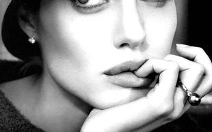 Angelina Jolie będzie twarzą Armaniego