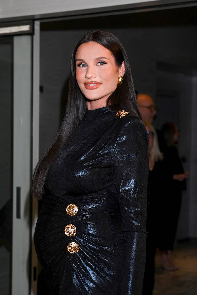 Karolina Gilon na gali Gwiazd Dobroczynności prezentuje ciążowy brzuszek (FOTO)