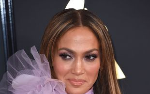 Jennifer Lopez pokazała, że liliowy jest jej kolorem