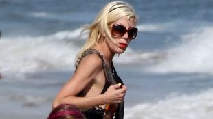 Ma czworo dzieci i wciąż chce uwodzić (FOTO)