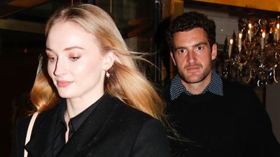 Sophie Turner i jej brytyjski arystokrata przybyli na Paris Fashion Week