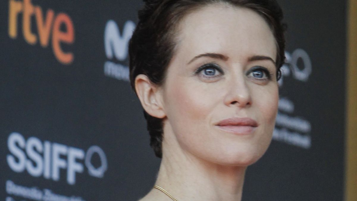 claire-foy-g-13-R1