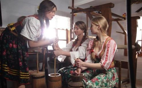 Co Luxuria Astaroth wyprawia z kijem do maselnicy? [VIDEO]