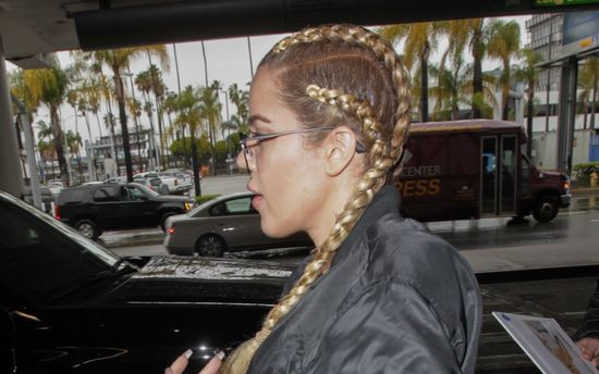 Zastanawiałeś się, dlaczego pupa Khloe wygląda dziwnie? Oto odpowiedź!