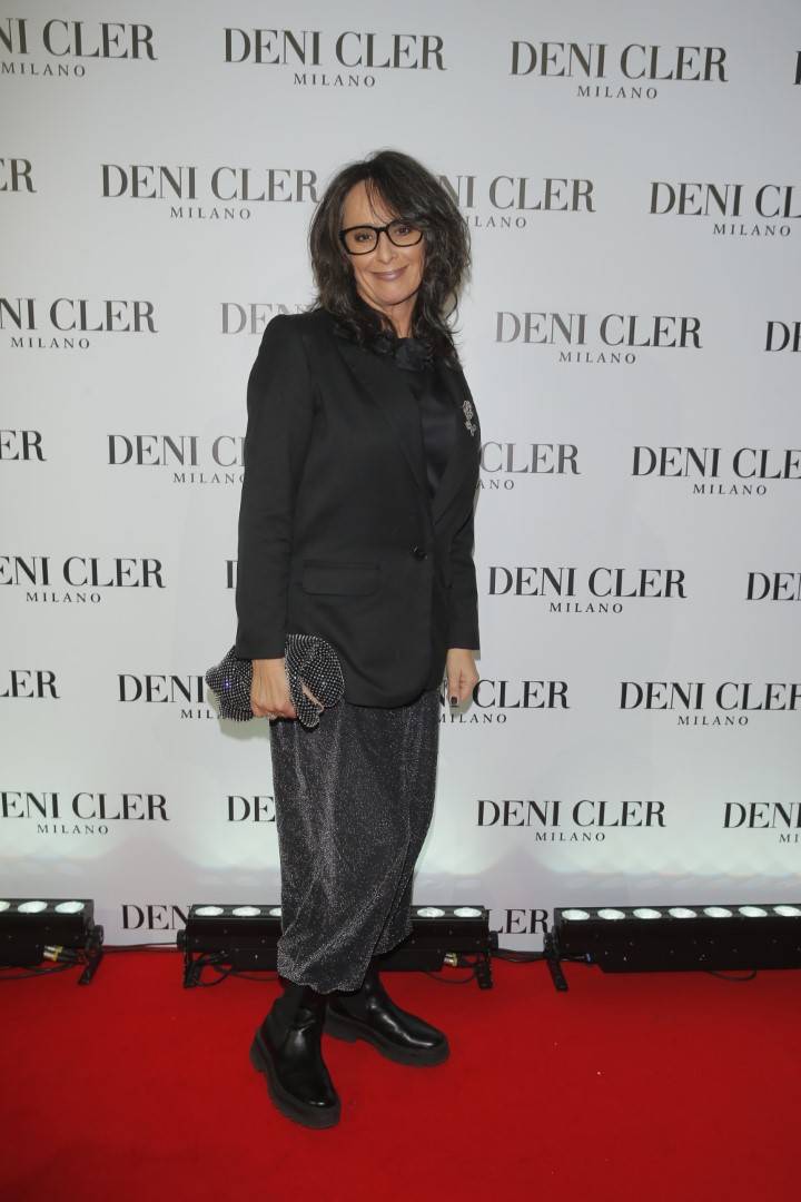 Pokaz Deni Cler: Joanna Racewicz CAŁUJE SIĘ z Małgorzatą Ohme niczym Madonna z Britney Spears!