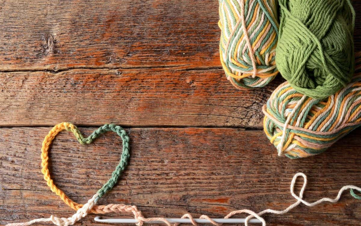 Od motka do dzieła – jak planować projekty szydełkowe krok po kroku?