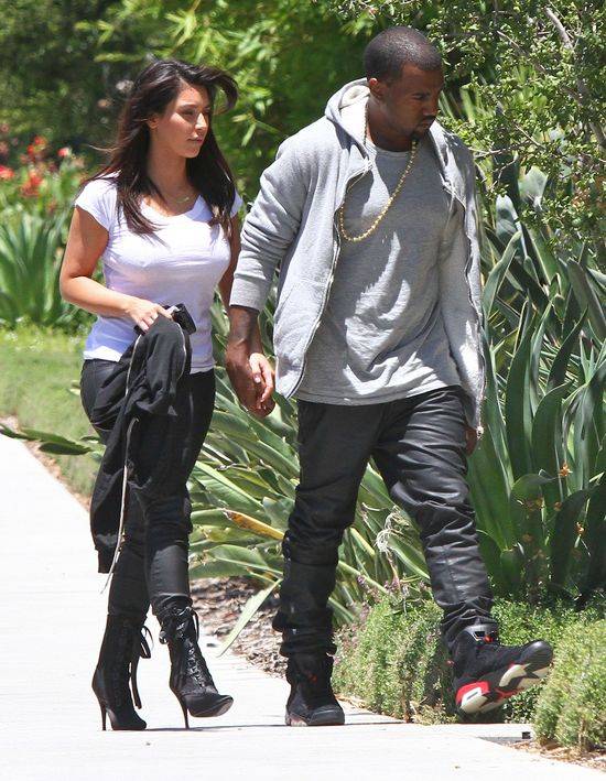 Tak wyglądali Kim i Kanye, gdy zaczęli ze sobą chodzić – oboje PRZYTYLI od tamtego czasu