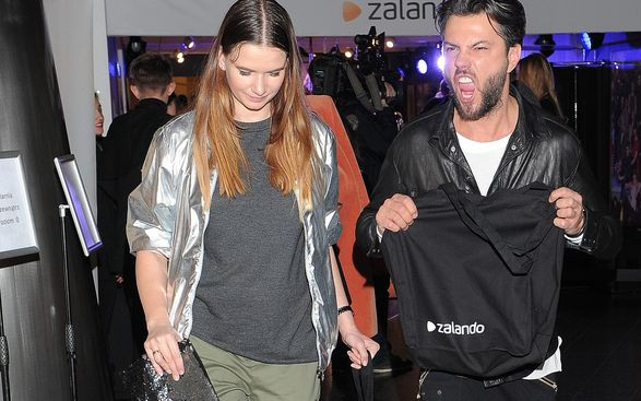 Po 11 latach małżeństwa u nich wciąż iskrzy (FOTO)