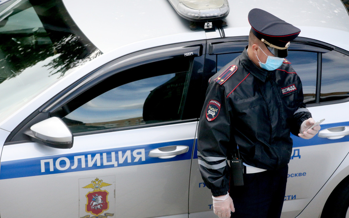 Dziewczyna zmarła podczas transmisji na żywo. Youtuber wcześniej wyrzucił ją z domu w samej bieliźnie