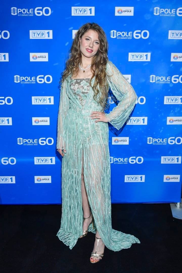 Konferencja Opole 2023: Jeansowa Doda, Viki Gabor niczym Kayah, Marina odsłania zgrabne nogi