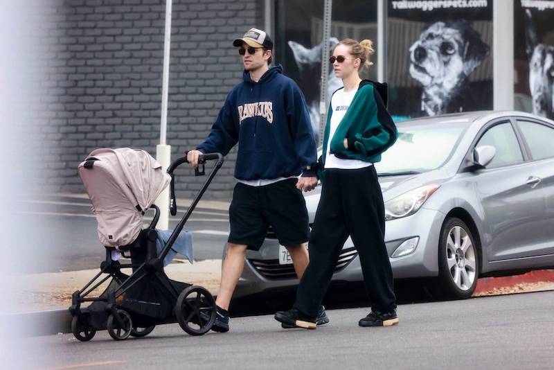 To najsłodsze, co dziś zobaczysz! Robert Pattinson prowadzi wózek i trzyma za rękę ukochaną