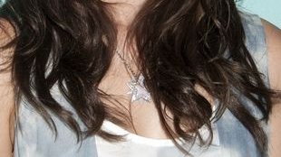 Leighton Meester z gęstą grzywką (FOTO)