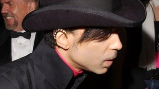 Prince chodzi po domach